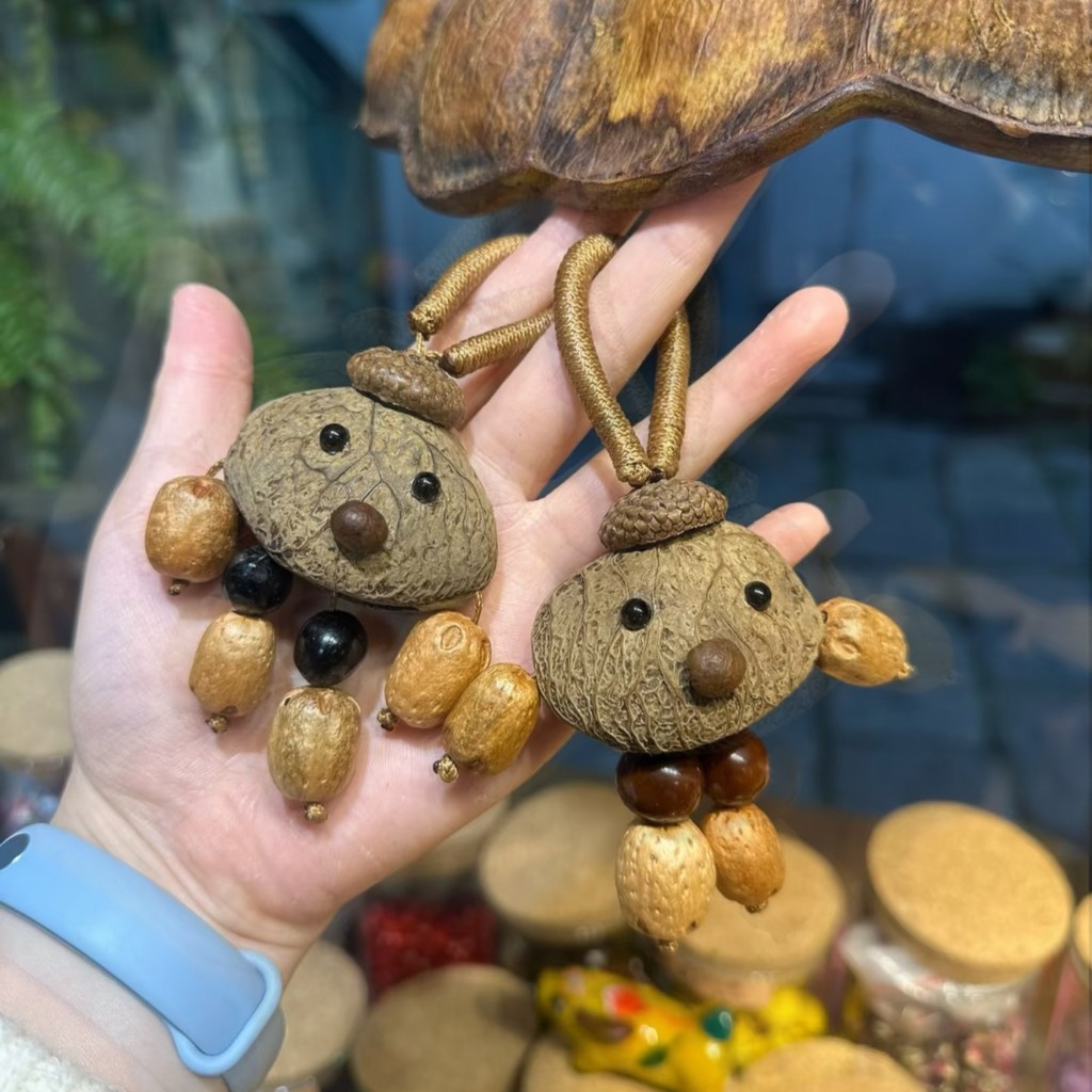 Home @ Homemade Hat Nut Shell Villain Nut Shell Rattle Bell Bodhi Seed String Bag Mặt dây chuyền Âm 