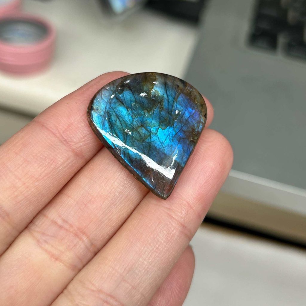 2790H1- ĐÁ HẮC NGUYỆT QUANG THẠCH KHÔNG XỬ LÝ 27.9 Carat