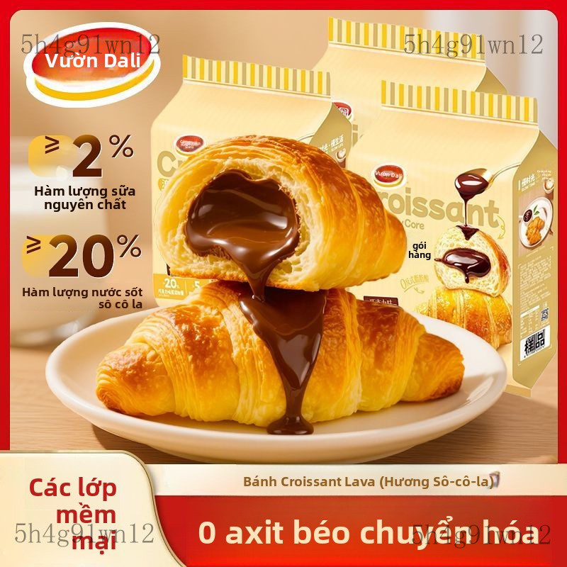 Bánh mì ăn sáng Bánh sừng bò vị sô cô la nhân kem30Bữa sáng nhẹ với bánh sandwich và bánh sừng bò dà