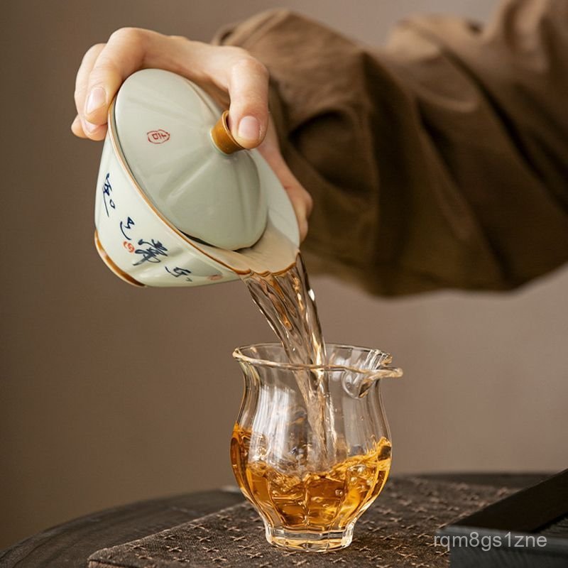Hand-painted ceramic gaiwan tea bowl, single kung fu tea set with lid for brewing tea