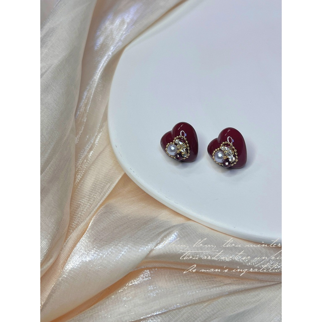 Bông tai trái tim đỏ Trái tim đỏ Angola Dây dễ thương