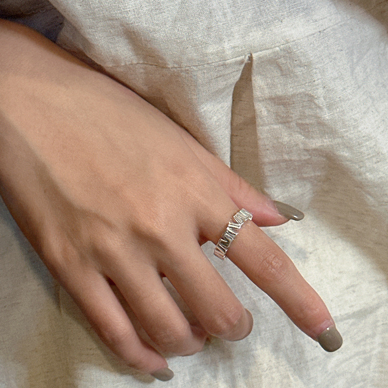 3EGJ S925Sterling silver vertical pattern ring day ins Stylish design allows for stacking of geometr