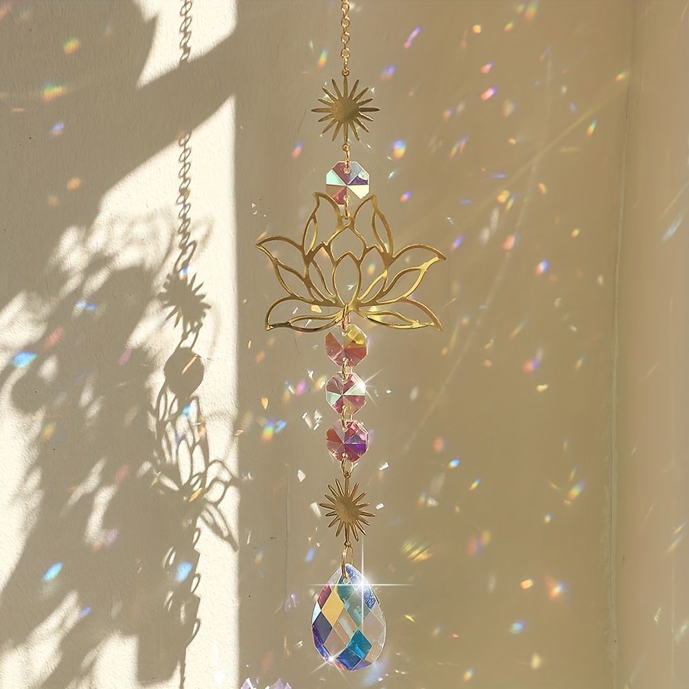 Mẫu mới năm 2026 Lotus Sun Crystal Wind Chime Mặt dây chuyền đầy màu sắc Sun Catcher Light Shadow Ra