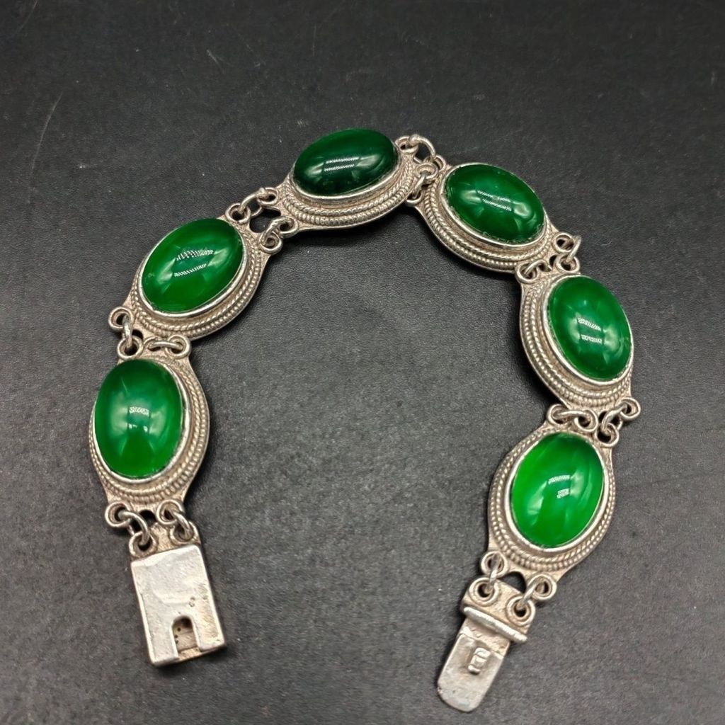 Bộ sưu tập cổ Vòng tay bạc cổ Kẻ sọc cầm tay Mì trứng đá quý Dây chuyền bạc Miao Bạc cổ Miệng sống V