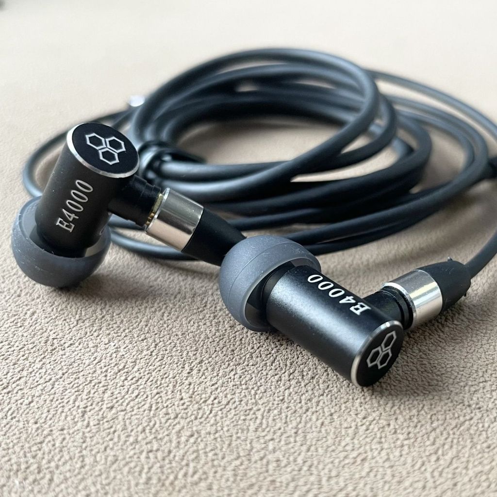 Tai nghe Micro-Dynamic hợp kim titan tùy chỉnh cao cấp E4000hifi Cổng mmcx Cấp ngàn nhân dân tệ