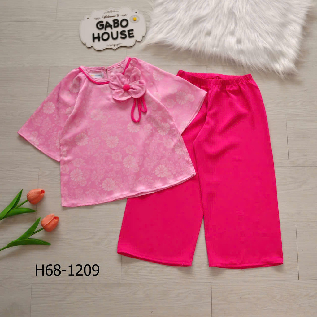 Bộ quần áo bà ba lụa đính hoa to cho bé gái H68