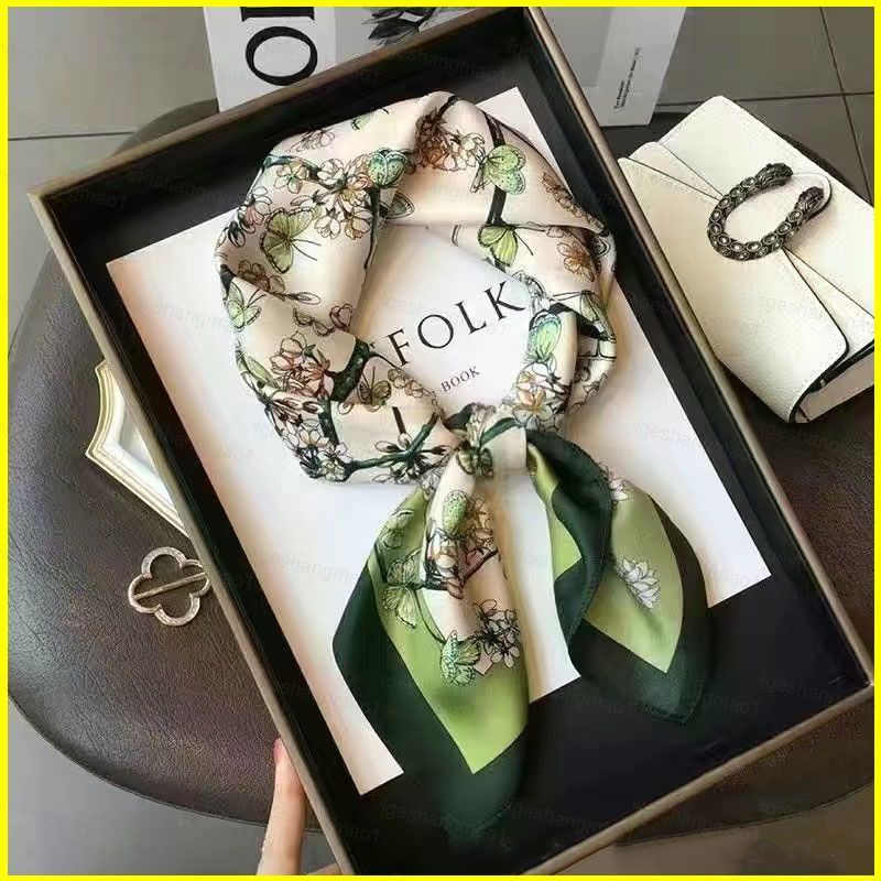 Khăn Vuông Thời Trang GM1 - Phù Hợp Quà Tặng Mẹ Và Bạn Bè