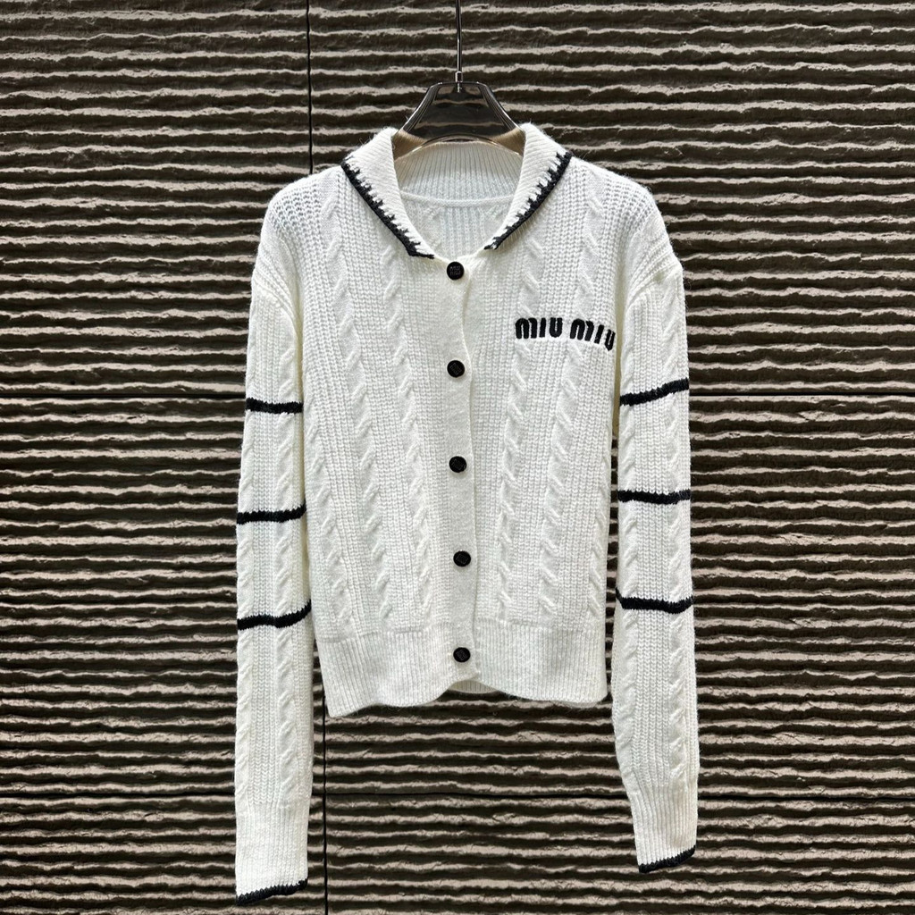 QGOC MIUMIU Autumn and Winter New Embroidered Letter Lapel Cardigan Fashion Versatile