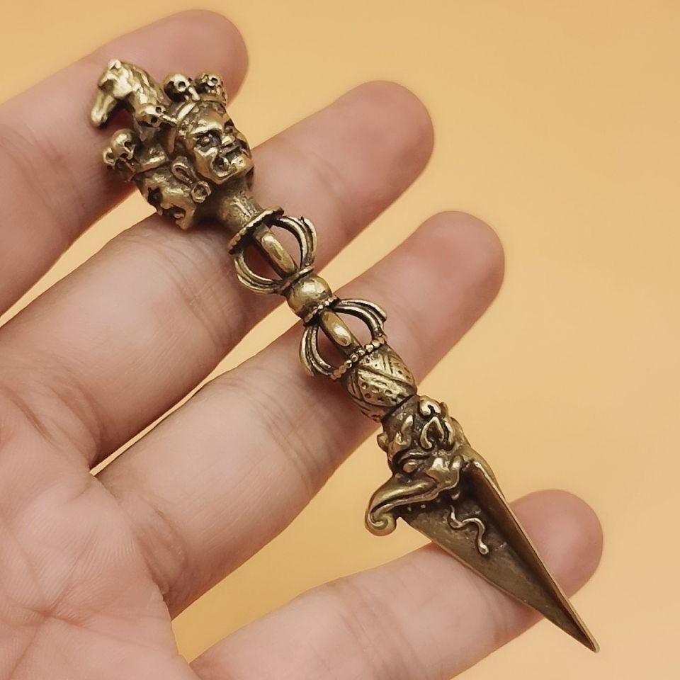 Đồng thau phong cách Tây Tạng Pestle Demon Pestle Mặt dây chuyền Đầu ngựa Mingwang Pestle Mặt dây ch