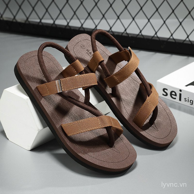 Dép xỏ ngón xu hướng thời trang Channel Tiger