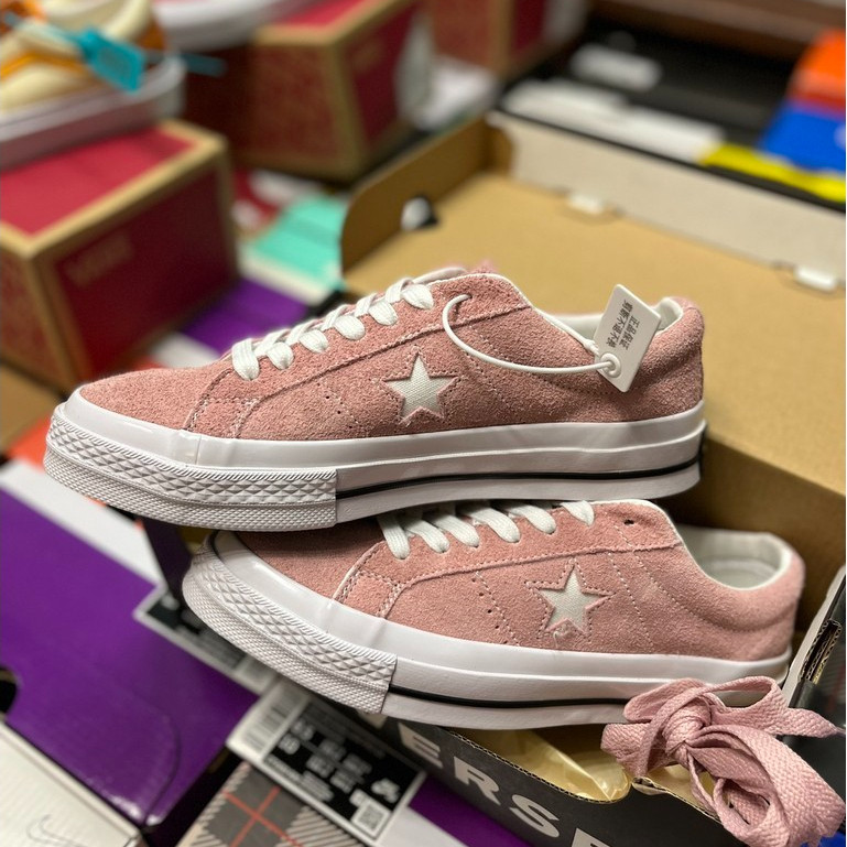 Giày thể thao thông thường cổ thấp Converse One Star Pink