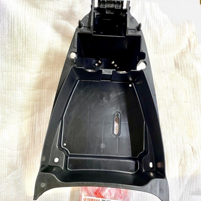 Thùng yên MIO chính hãng yamaha.5wpf473r