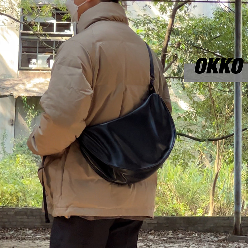 OKKO Hàng Hóa Tất Cả Trận Đấu Đầu Máy Đơn Giản Một Vai Nhật Bản Màu Trơn PU Da Mềm Chống Thấm Nước T