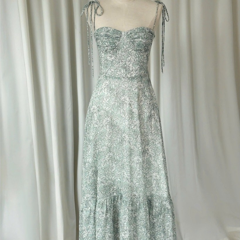 𝗖𝗹𝗼𝘁𝗵𝗲𝘀 𝗕𝗮𝗿 - Merlisa Dress (Drawn Garden) | Đầm midi tơ hoa xanh dáng corset tôn dáng thanh lịch