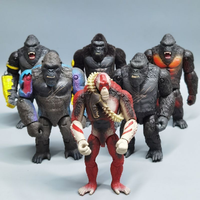 Số lượng lớn King Kong Series Hàng hóa Magic Joint Trang trí mặt đối mặt Scar King Snow Doll Table