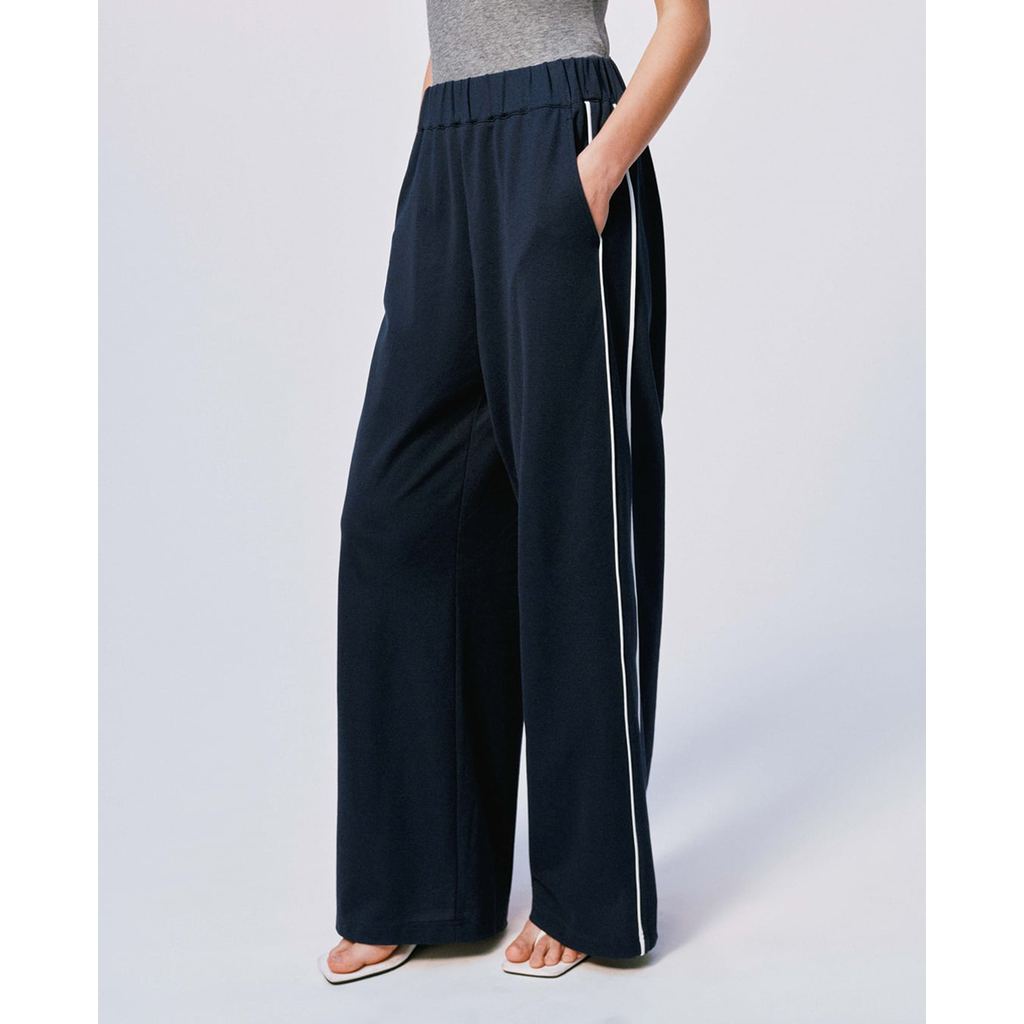 URBAN REVIVO - Quần nữ ống rộng lưng thun phối viền UWJ660056-L8A