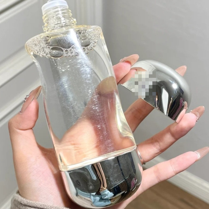 Mực dưỡng ẩm Flowing Gold Water 200ml