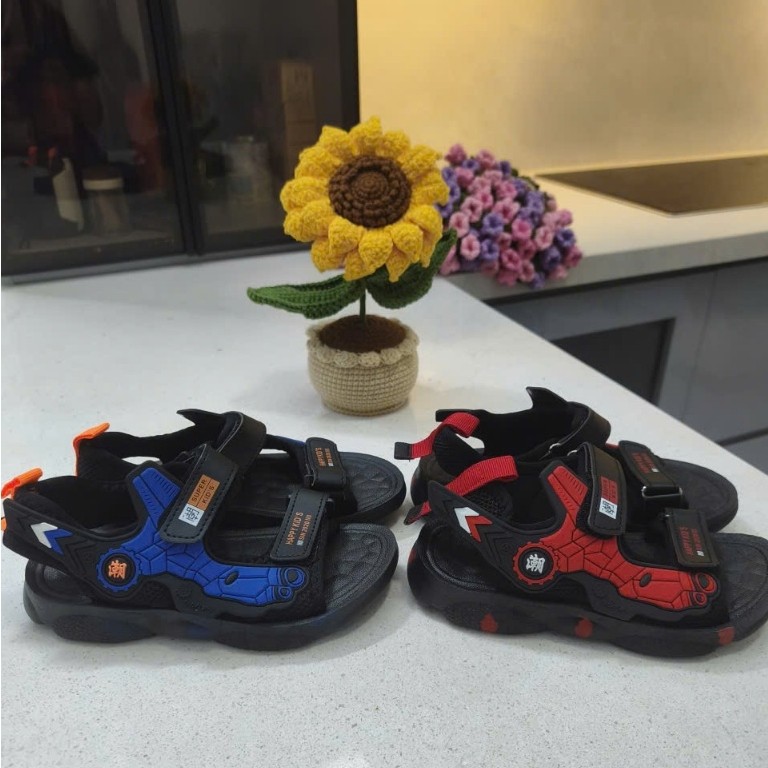 Dép sandal - xăng đan siêu nhân đi học đi chơi cho bé trai quai dán, chống trượt năng động DP101