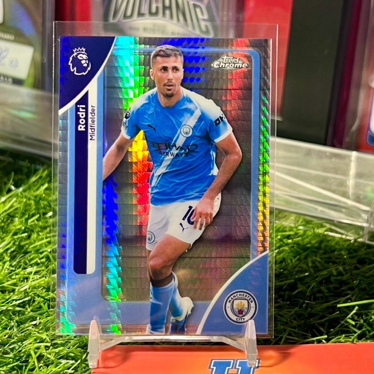 Thẻ bóng đá Rodri Pulsar Topps Chrome EPL 2025/26