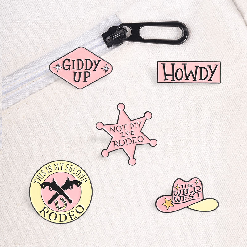 Western Cowgirl Men Pin Pink Rodeo Trâm cài, Chân ve áo Howdy & Giddy Up cho ba lô, áo khoác & dây b