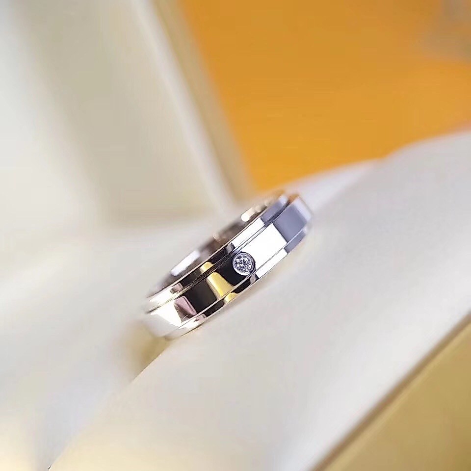 CNC Good luck comes V Women's gold ring with single diamond, rotating white gold couple's matching r