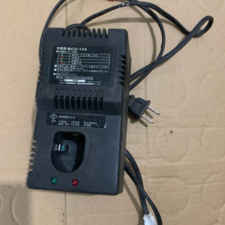 Sạc BCS 12-14v điện 100-110v như hình sống ok cho máy khoan bắn vít