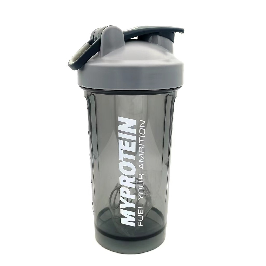 Myprotein Panda với quả bóng khuấy cốc cân