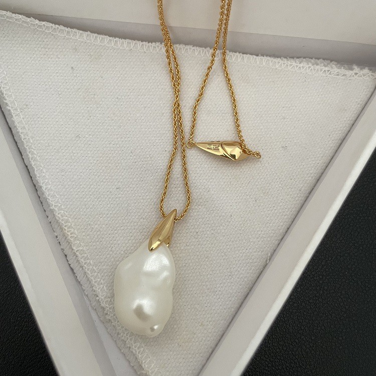 Irregular Pearl Pendant Necklace Simple and Unique Vintage Fashion Sweater Long Necklace