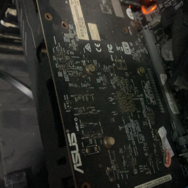 vga asus gtx 1050 2gb 2 fan zin đang sử dụng tốt