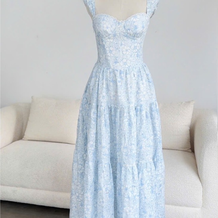 𝗖𝗹𝗼𝘁𝗵𝗲𝘀 𝗕𝗮𝗿 - Lily Dress (Bluebell Season) | Đầm midi linen hoa xanh corset dáng xòe tầng nữ tính