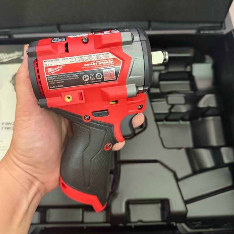Bu lông Milwaukee M12 FIW2F12 mới bảo hành chính hãng (kèm thùng nhựa)