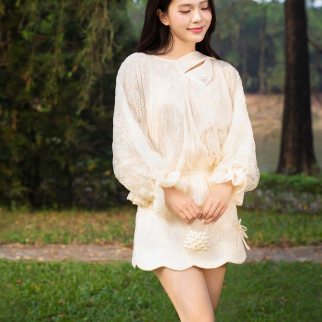 [LINNEAbyLINH] Áo cánh rơi cổ cách điệu tơ phối ren kim sa + cv taffeta phối ren kim sa - LUNA SET