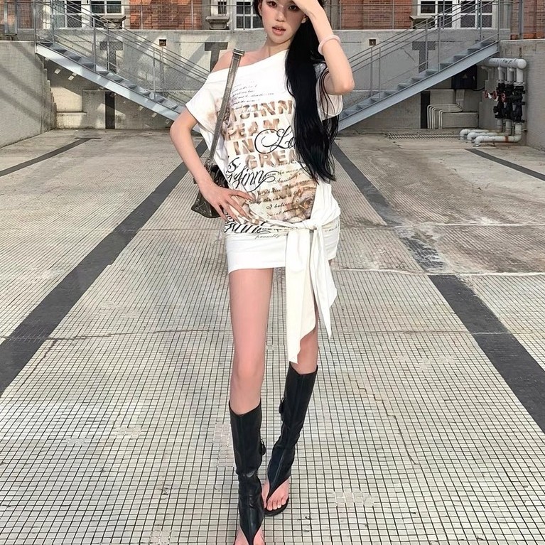 Đầm dây buộc họa tiết flash của 1JINN Studio - Phong cách mùa hè