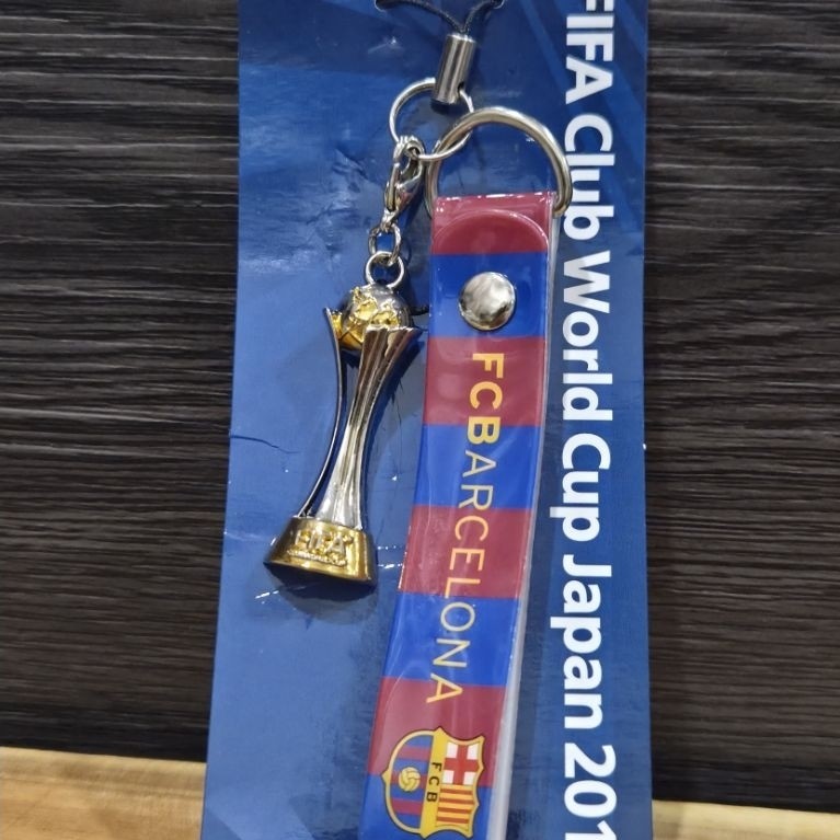Japan_ Móc khóa FC Barcelona 2011