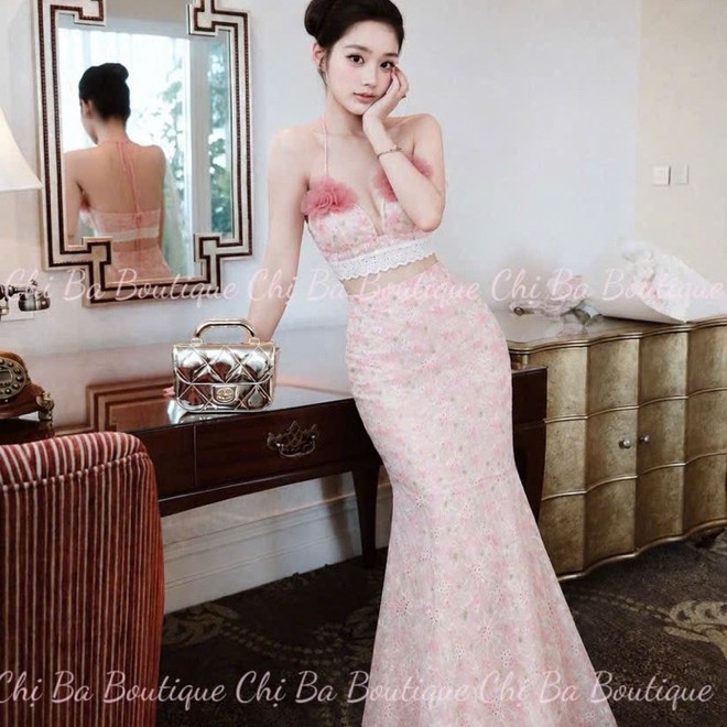 Set hoa xô thêu áo bikini yếm hoa phối ren + cv đuôi cá