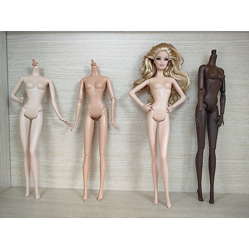 Búp bê barbie doll the look red carpet used