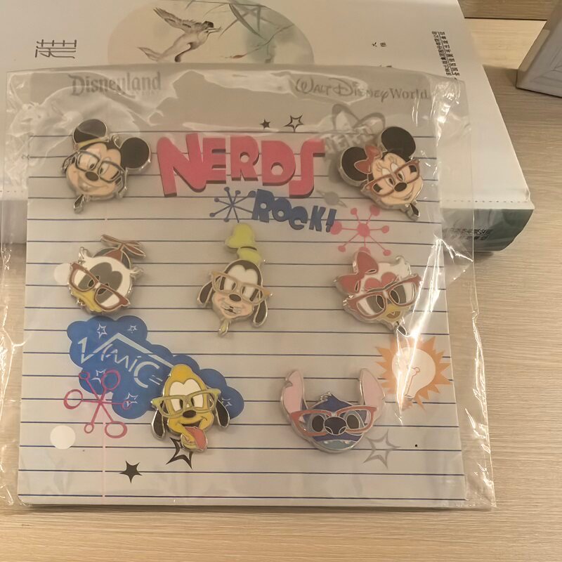 Huy hiệu Disney Pin Disney Pin Disney Huy chương Disney Mickey Minnie Goofy Vịt Donald Pluto Stitch 