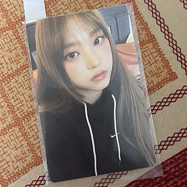 Card Haerin ver Hoodie