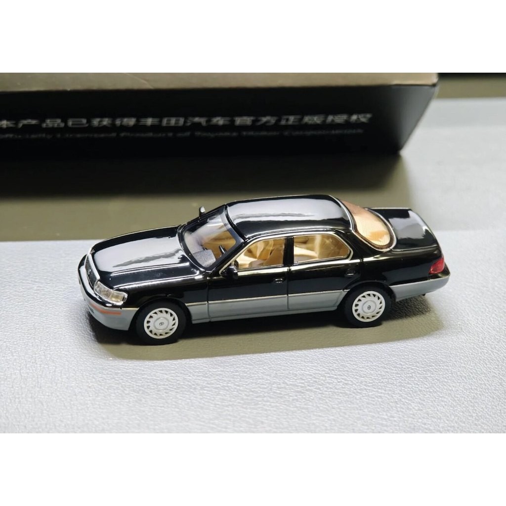 Mytopstore JKM 1: 64 Đen LS400 UCF10 Cổ Điển Sedan Thể Thao Mô Hình Diecast Kim Loại Hiển Thị Xe Mới