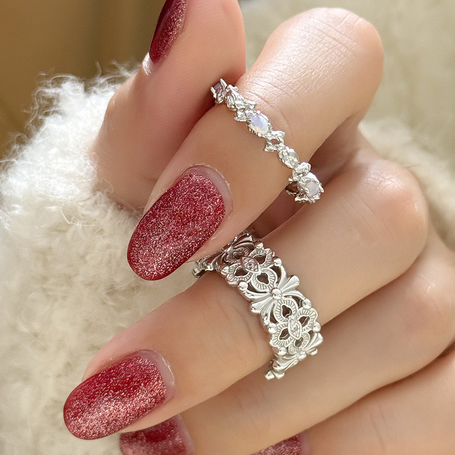 Popular~Exquisite and sweet iris flower ring for women, hollowed-out, fashionable, versatile, person