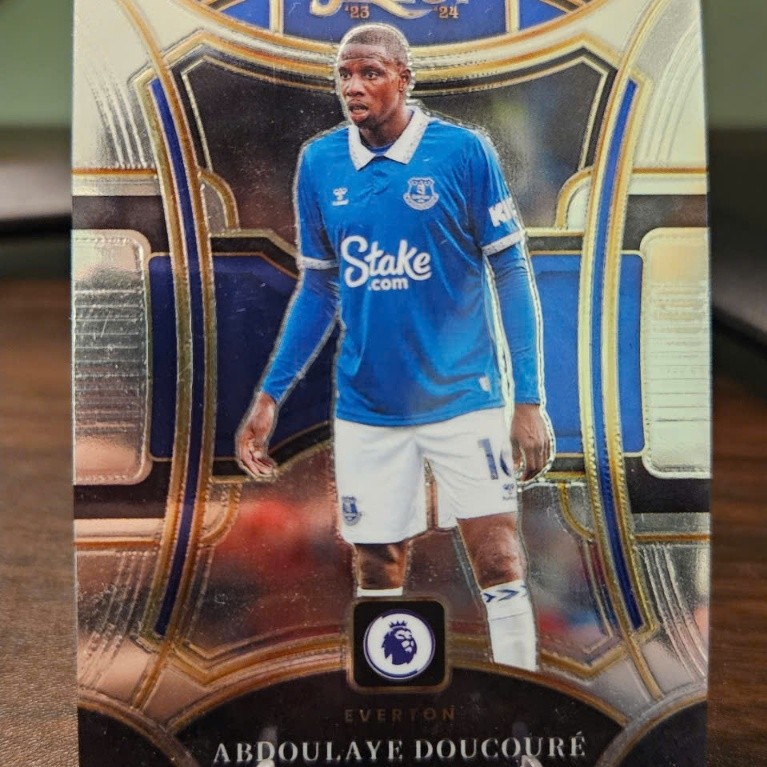 Thẻ Abdoulaye Doucoure Panini Select 2023/2024 (Everton) (23/24)