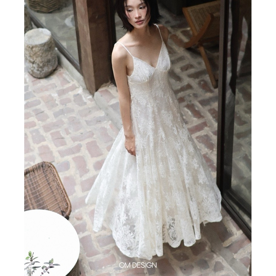 Váy hai dây ren hoạ tiết nổi lót lụa - Madeline Dress (+% phí sàn) - By OM Design