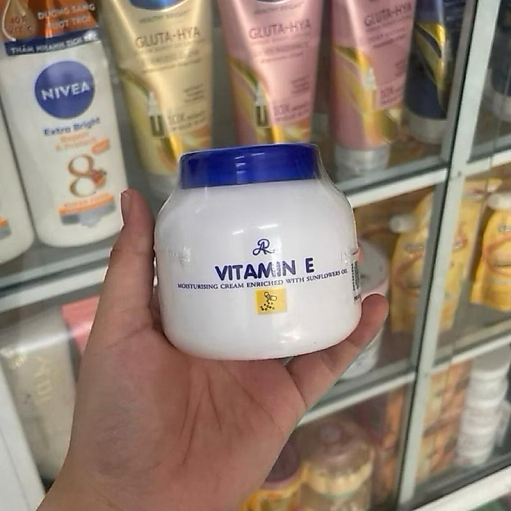 Hũ kem dưỡng ẩm VITAMIN E  nắp XANH.