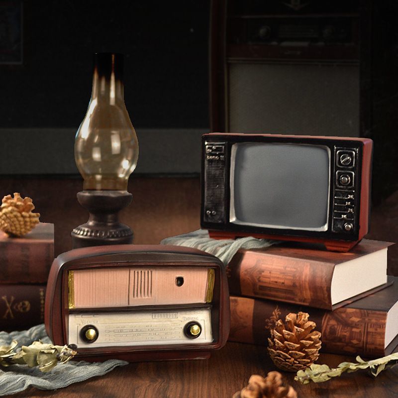 Artistic vintage decor for the entrance hall8cc TV, home decor, retro piggy bank, radio, hot-selling