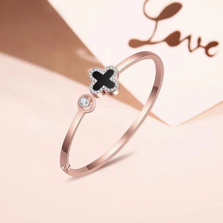 Popular~Simple four-leaf clover women's bracelet, new rose gold bracelet, jewelry, open bangle, wome