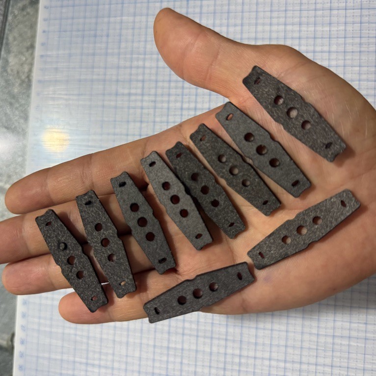 10 da đen 3 lỗ việt nam sản suất dầy 2mm có khe thoát gió  loại 1