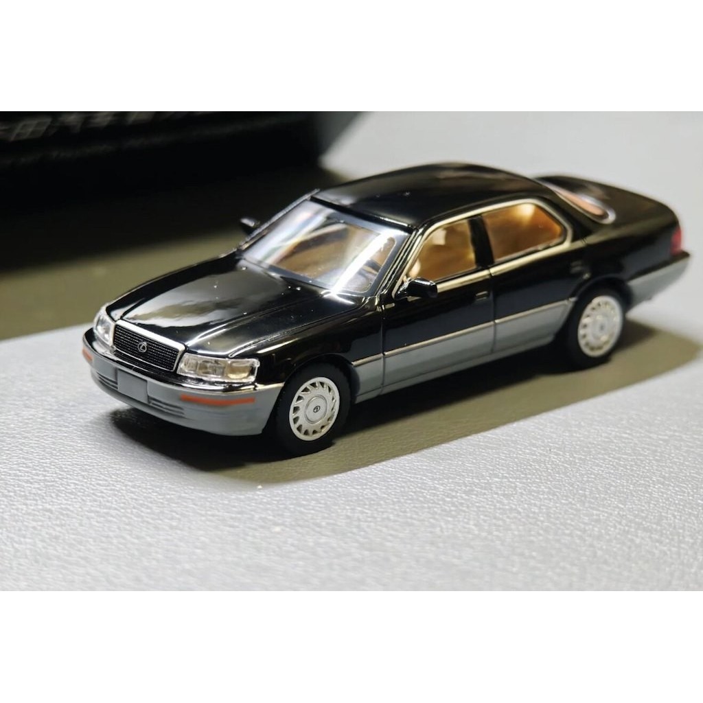 Mybeautyhouse JKM 1: 64 Đen LS400 UCF10 Cổ Điển Sedan Thể Thao Mô Hình Diecast Kim Loại Hiển Thị Xe 