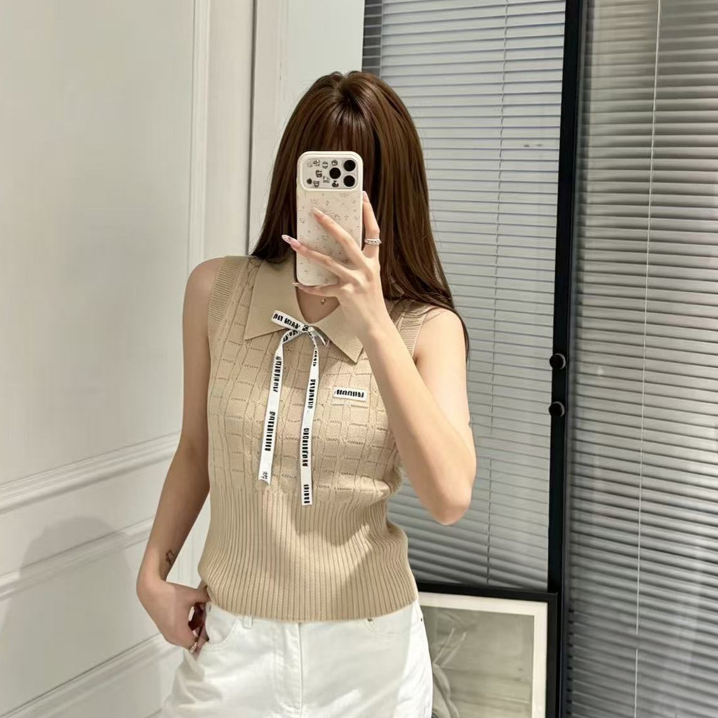 6IWS New Product MU Bow-tie sleeveless lapel knit with correct lettering and a fashionable design PO