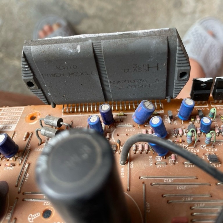 ic khuếch đại công xuất Audio Power Module 3ch class H 310r36A H2 090811