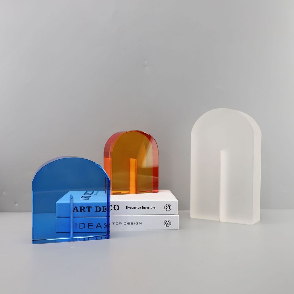 Modern minimalist creative crystal arch ornament for model homes, home study, coffee table, and livi